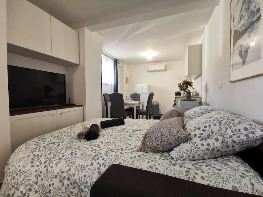 L'Elegant Duplex - Clim I Wifi I Proche Du Centre-Ville Мирамас Экстерьер фото